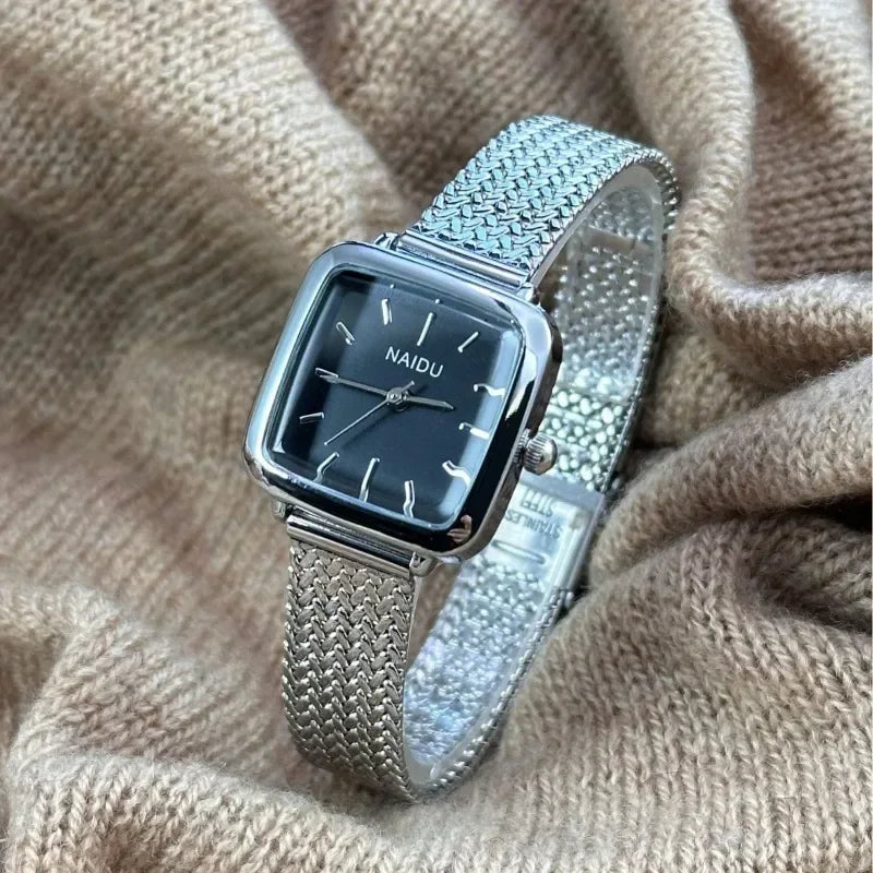 שעון דגם כרמלה