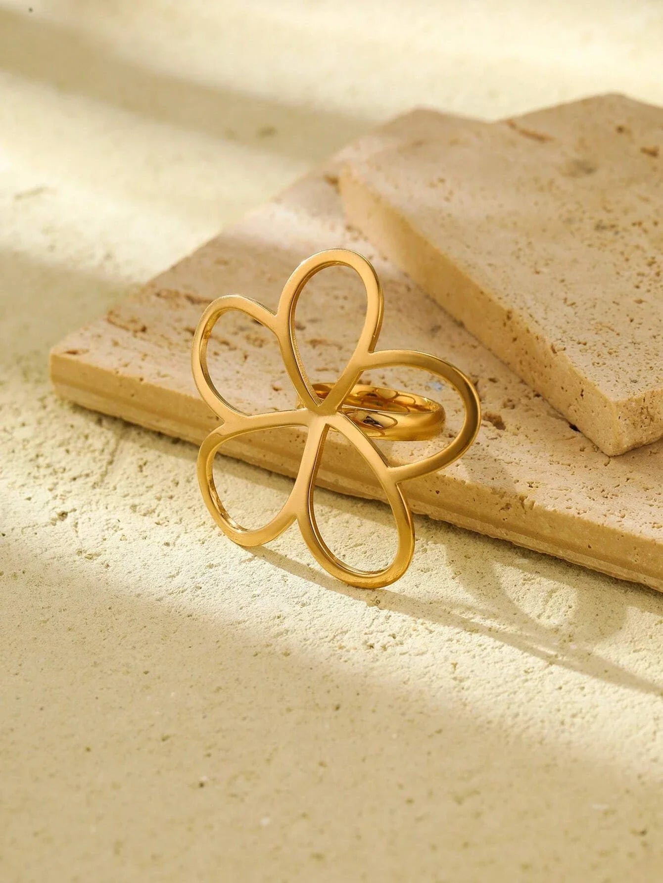 טבעת דגם עדינה