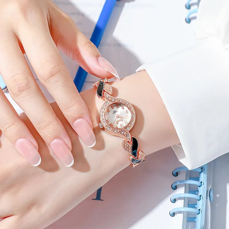 שעון דגם עדה